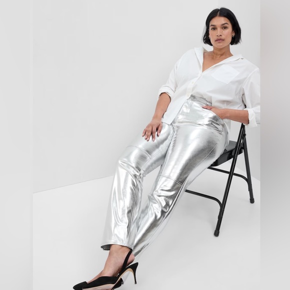 High Rise Vegan Leather Cheeky Straight Pants - Picture 4 of 6